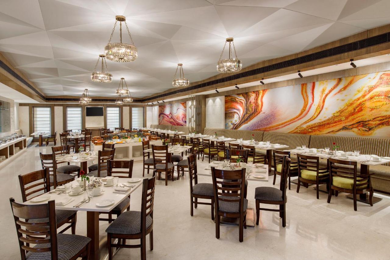 Viraj Sarovar Portico จามมู ภายนอก รูปภาพ