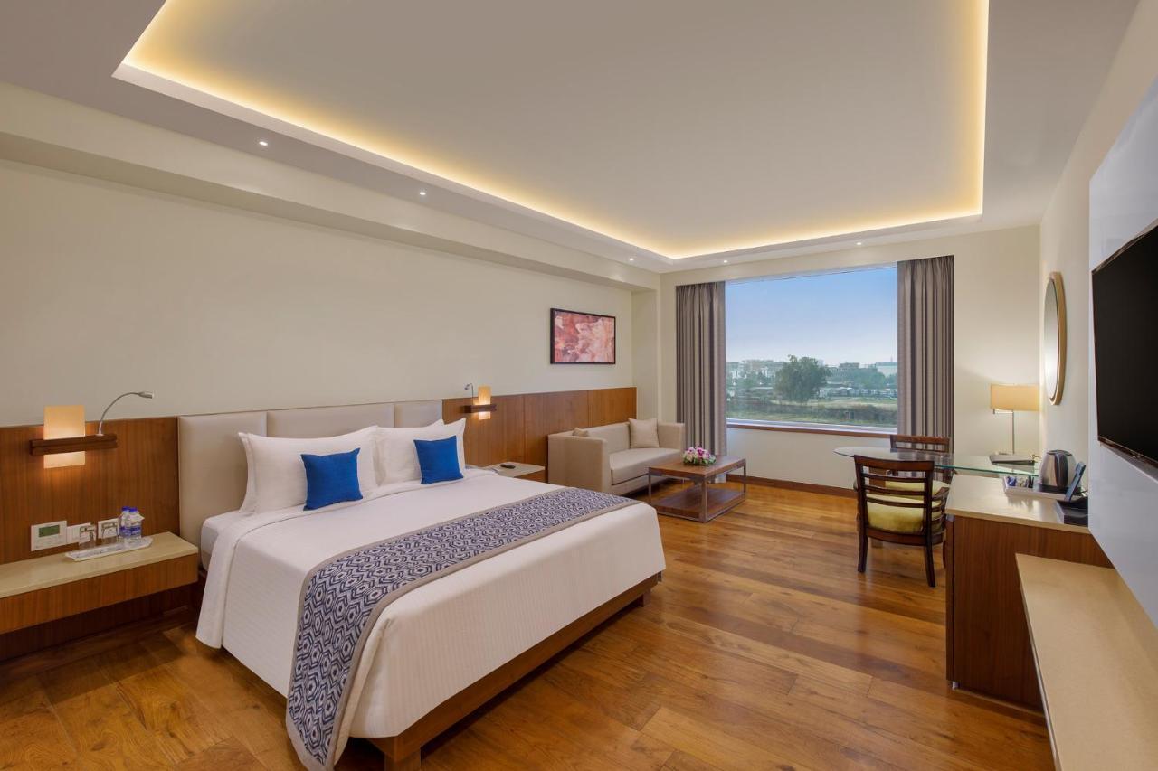 Viraj Sarovar Portico จามมู ภายนอก รูปภาพ