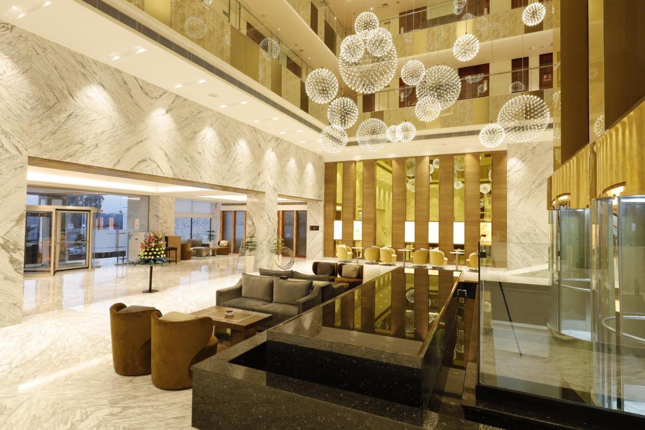 Viraj Sarovar Portico จามมู ภายนอก รูปภาพ